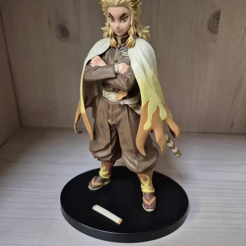 [BUNJANG] Demon Slayer Rengoku Kyojuro Figure / 급처)귀멸의 칼날 렌고쿠 쿄주로 피규어