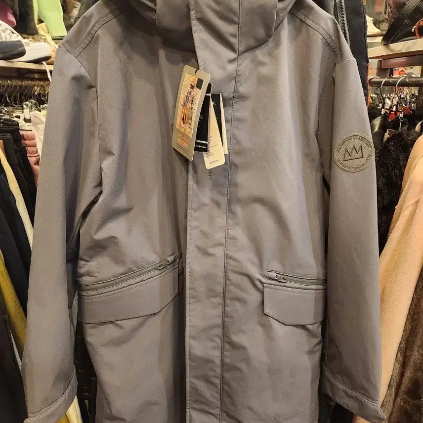 [BUNJANG] Jean-Michel Basquiat Windbreaker Jacket / 장 미쉘 바스키아 바람막이 새제품