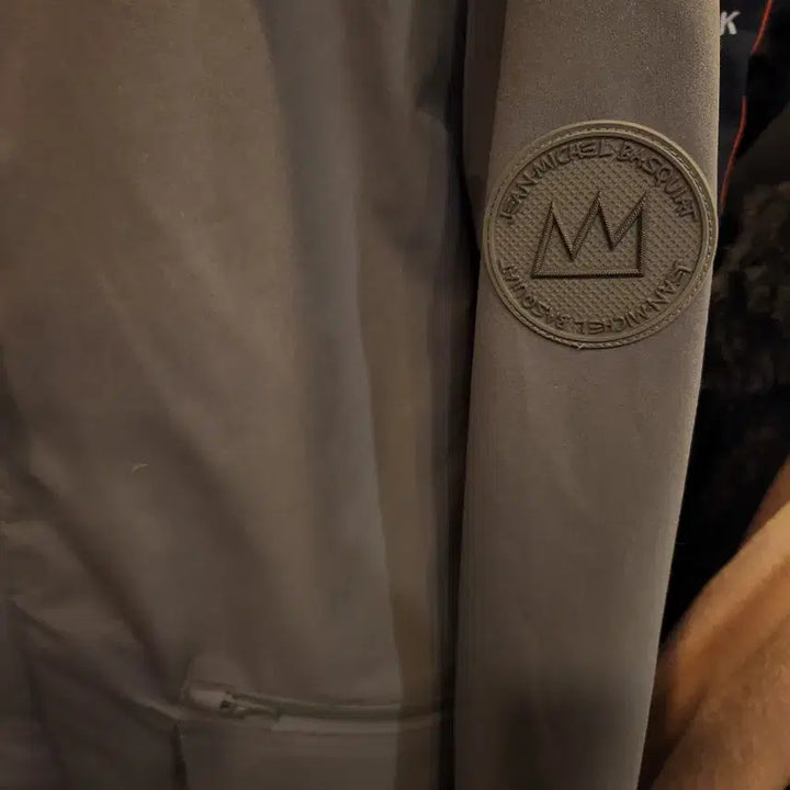 [BUNJANG] Jean-Michel Basquiat Windbreaker Jacket / 장 미쉘 바스키아 바람막이 새제품