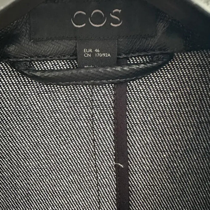 [BUNJANG] COS Rubberized Denim Shorts Jacket / COS 러버라이즈드 데님 쇼츠 자켓