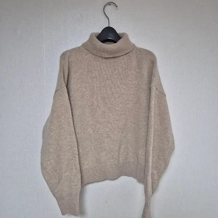 [BUNJANG] Beige Mohair Blend Turtleneck Sweater / 베이지색 터틀넥 모혼방 니트 스웨터
