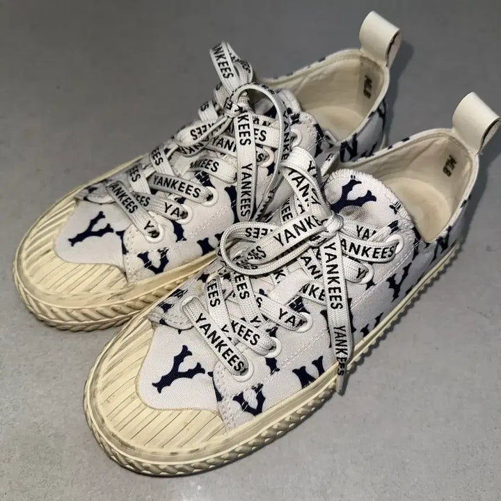 [BUNJANG] MLB Playball Mule Monogram Low White Chunky Canvas Sneakers / MLB 플레이볼 뮬 모노그램 로우 화이트 청키 캔버스 신발 운동화