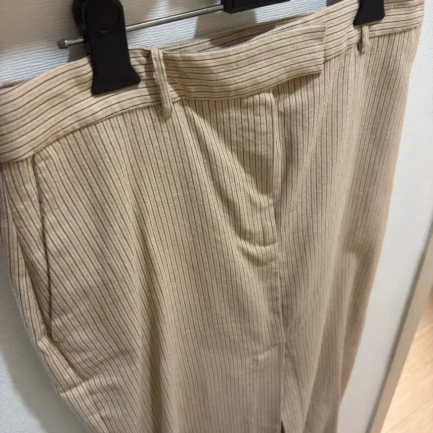 [SOLD OUT] (드라이완료) ZARA 자라 스트라이프 베이지 트임 스커트 M