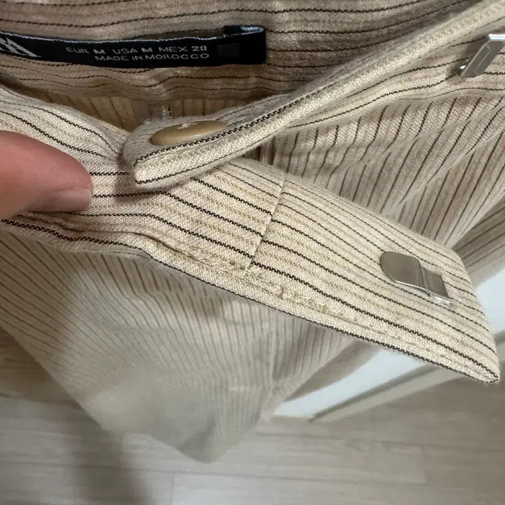 [SOLD OUT] (드라이완료) ZARA 자라 스트라이프 베이지 트임 스커트 M