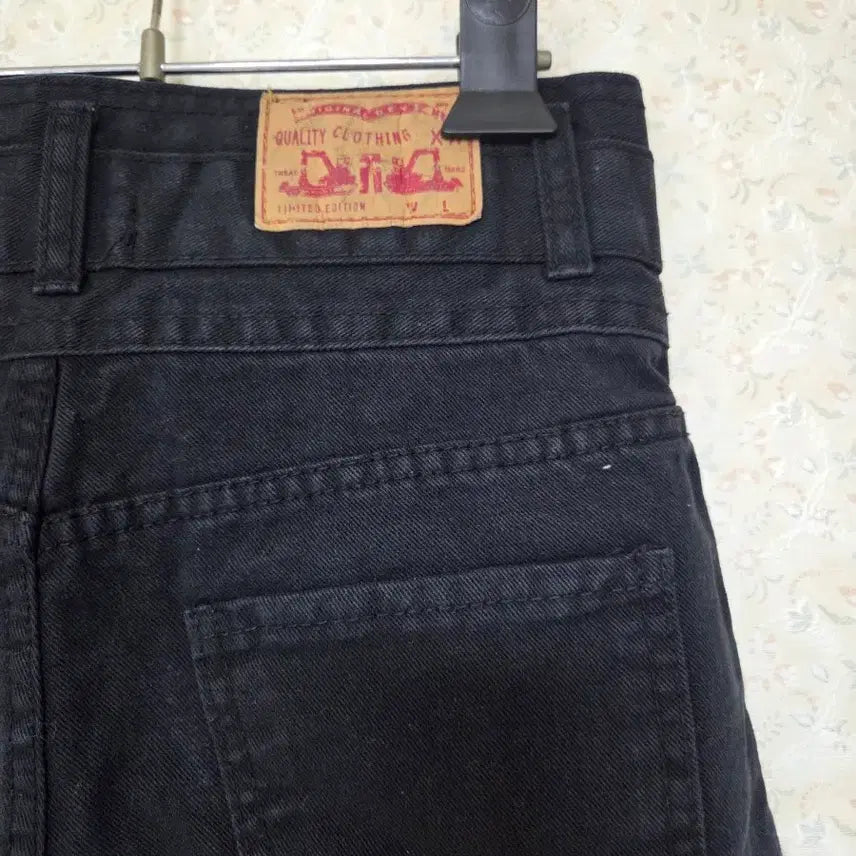 [BUNJANG] High-Waist Cut Denim Black Shorts / [S] 하이웨스트 컷팅 데님 흑청 숏팬츠