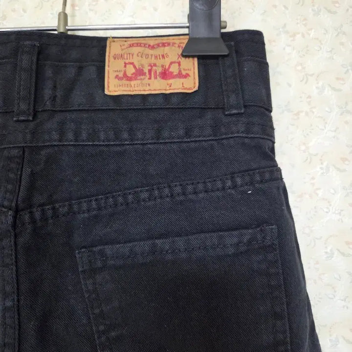 [BUNJANG] High-Waist Cut Denim Black Shorts / [S] 하이웨스트 컷팅 데님 흑청 숏팬츠