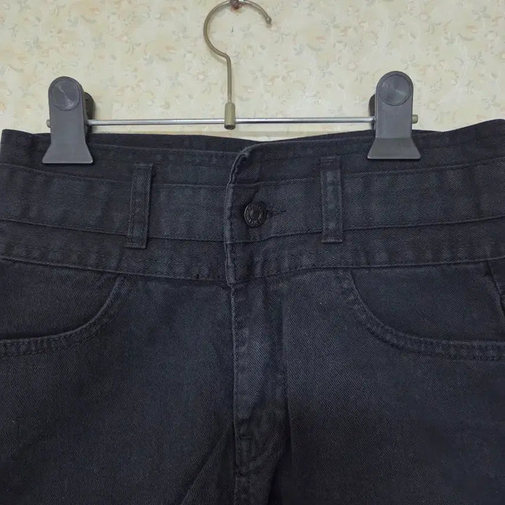 [BUNJANG] High-Waist Cut Denim Black Shorts / [S] 하이웨스트 컷팅 데님 흑청 숏팬츠