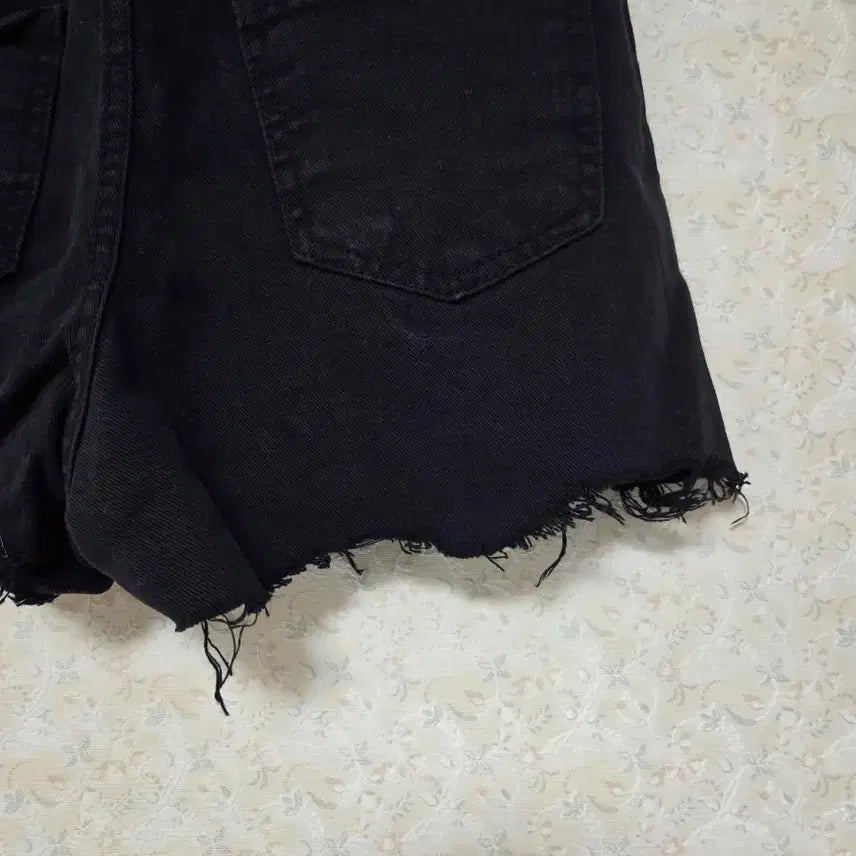 [BUNJANG] High-Waist Cut Denim Black Shorts / [S] 하이웨스트 컷팅 데님 흑청 숏팬츠