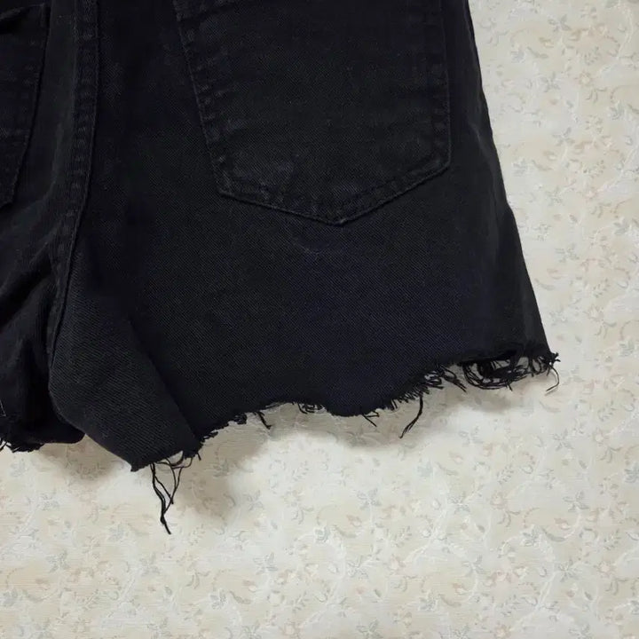 [BUNJANG] High-Waist Cut Denim Black Shorts / [S] 하이웨스트 컷팅 데님 흑청 숏팬츠
