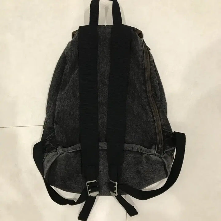[BUNJANG] aeae Denim Backpack Black / aeae 에이이에이이 아웃 포켓 데님 백팩