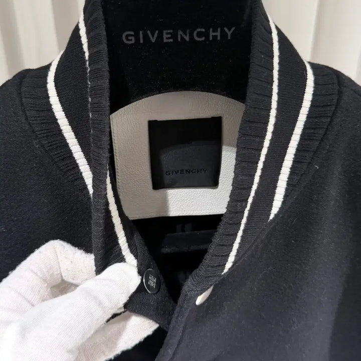 [BUNJANG] Givency College Varsity Jacket Black White / (A+/48) / 지방시 컬리지 바시티 자켓 블랙 화이트