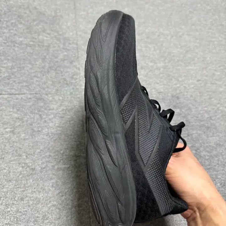 [BUNJANG] New Balance 1080 v14 Running Shoes / (285/2e)뉴발란스 1080 v14 올블랙 판매합니다
