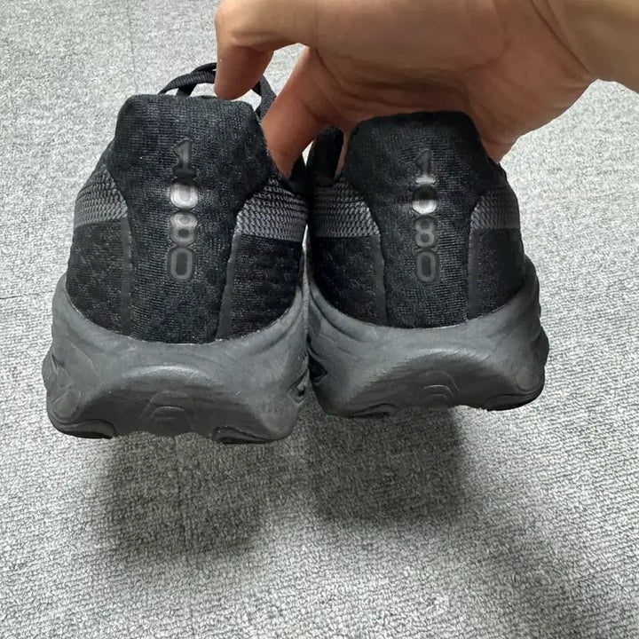 [BUNJANG] New Balance 1080 v14 Running Shoes / (285/2e)뉴발란스 1080 v14 올블랙 판매합니다
