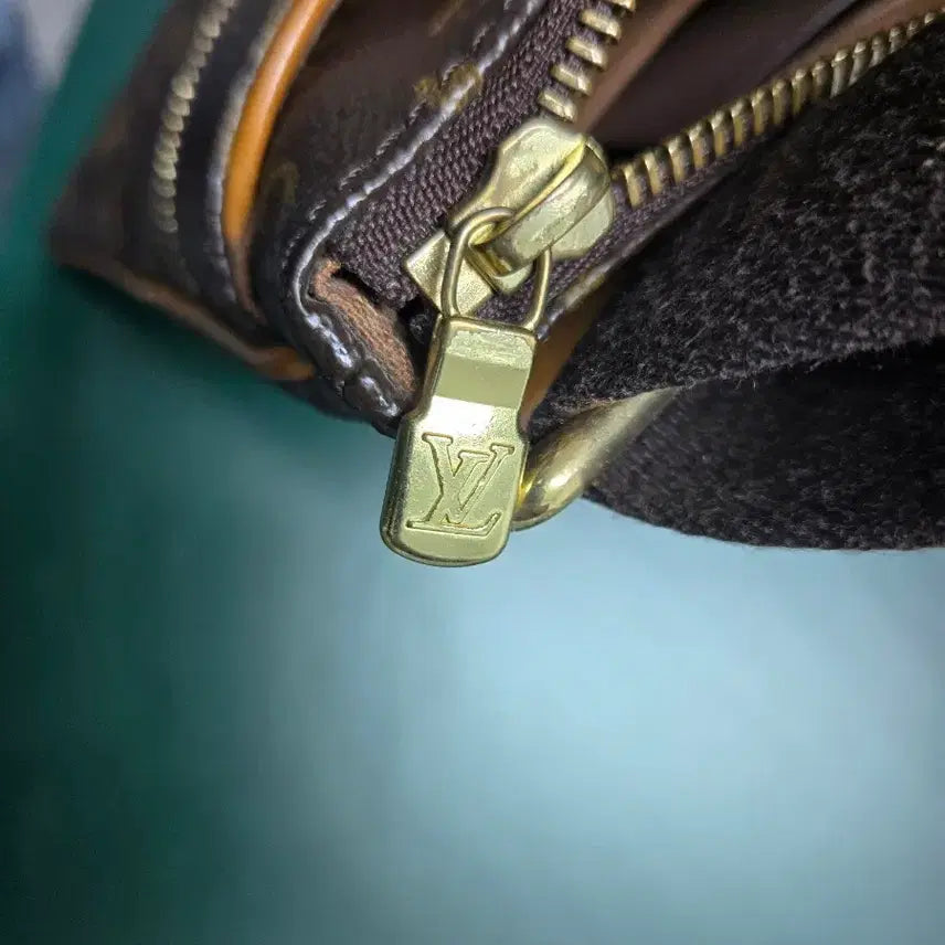 [BUNJANG] Louis Vuitton Monogram Valmy Crossbody Bag / 루이비통 모노그램 발미 크로스백 M40524 발미클러치