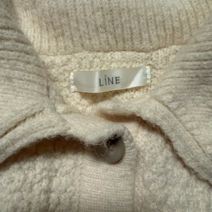 [BUNJANG] LINE Big Collar Button Knit Cream 55 / (무료배송) 라인 빅카라 버튼 니트 크림색 55