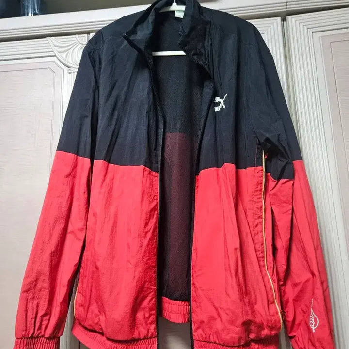 [BUNJANG] Puma Black/Red Windbreaker Jacket (L) / 푸마 블랙/레드 바람막이 자켓 (L)