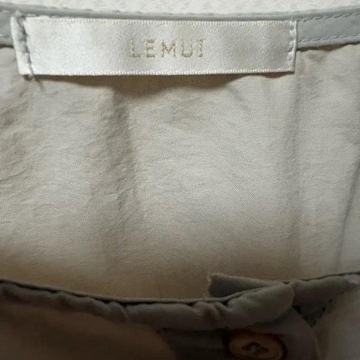 [BUNJANG] LEMUI Spring Shirring Blouse / (무료배송) LEMUI 르뮈 봄블라우스 셔링 블라우스