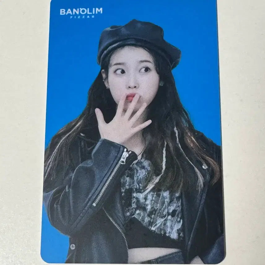[SOLD OUT] [단종/한정판] 아이유 반올림피자 한정판 포카