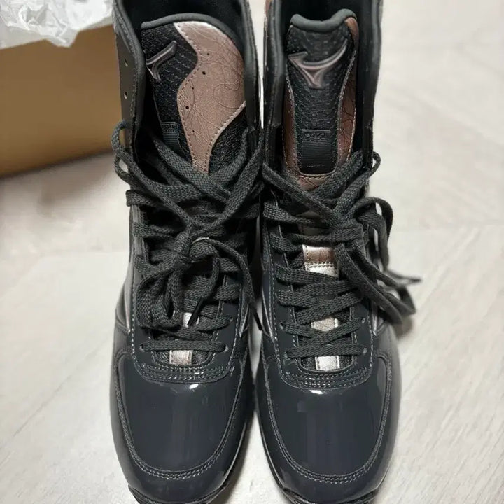 [SOLD OUT] 미즈노 웨이브 몬스터 복싱화 255