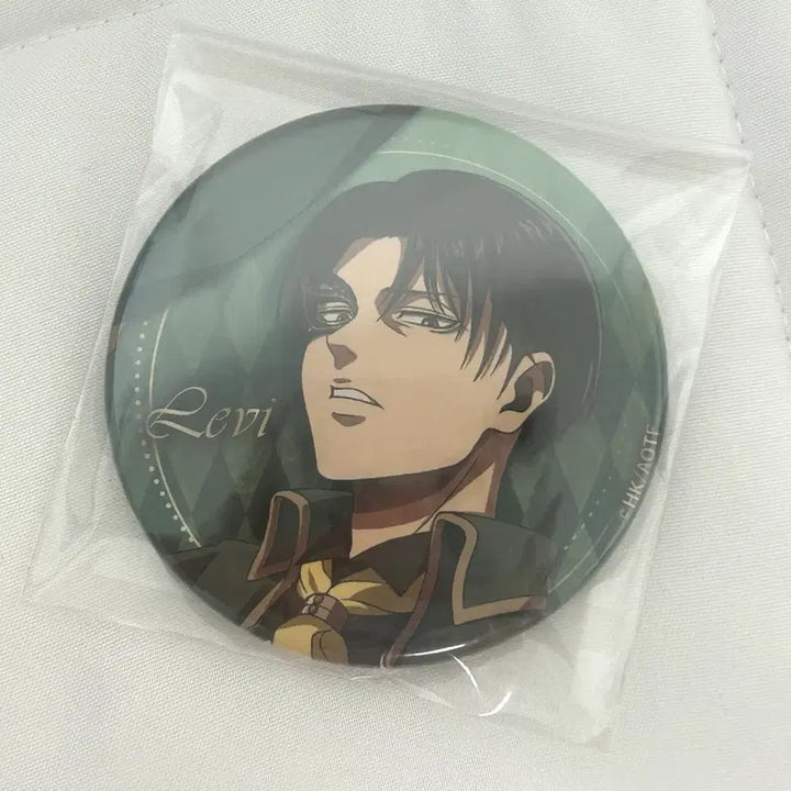 [BUNJANG] Attack on Titan Levi Masquerade Badge / 초희귀 매물 !! ) 진격의 거인 리바이 가면무도회 뱃지