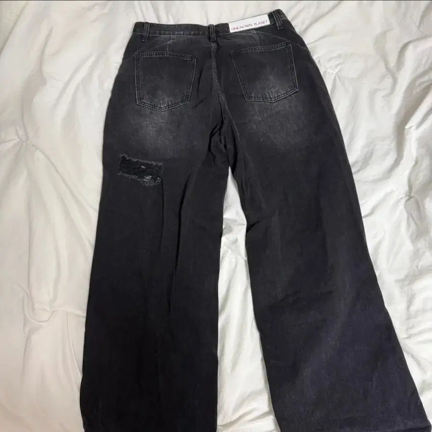 [BUNJANG] Unknown Planet Damage Black Denim Pants / 언노운플래닛 데미지 블랙 데님 팬츠