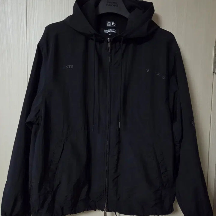 [SOLD OUT] [2] 폴리테루 X 노매뉴얼 집 파카 (바람막이)