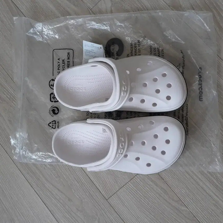 [BUNJANG] Crocs White 230 Shoes / 크록스 화이트 230