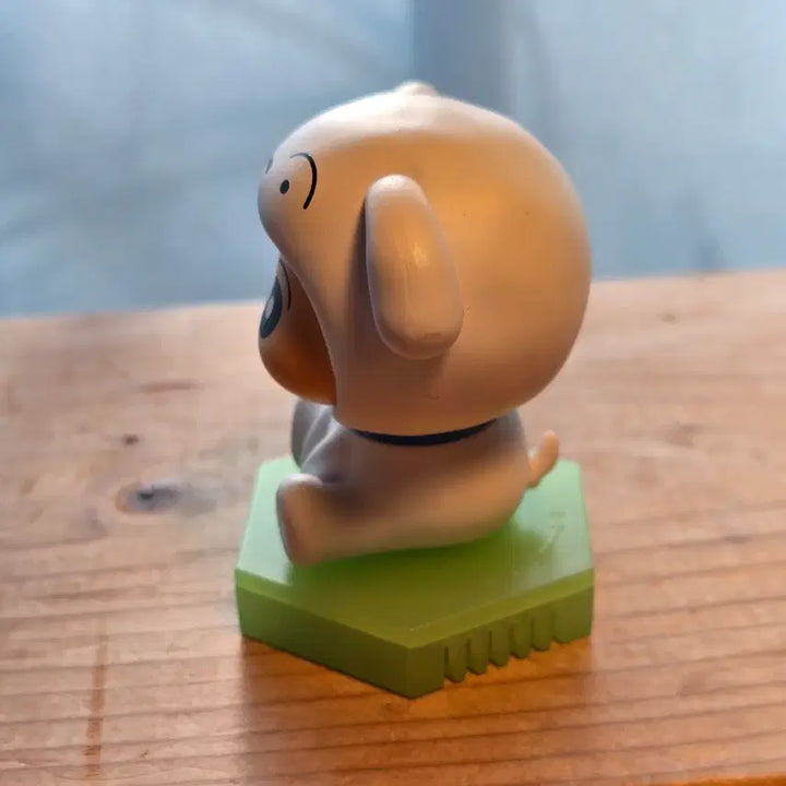 [BUNJANG] Crayon Shin-chan White Dog Figure / 짱구 흰둥이 피규어