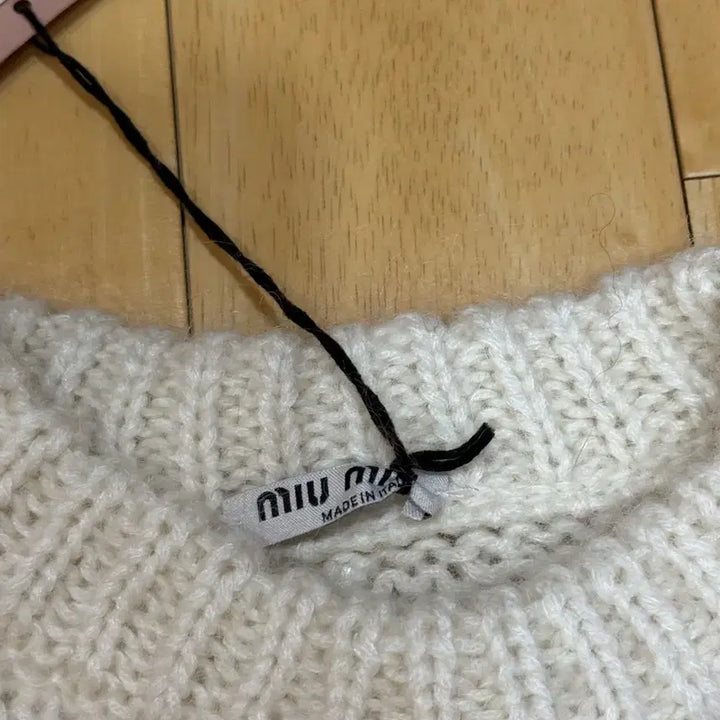[BUNJANG] Miu Miu Pearl Cashmere Mohair Knit New / 미우미우 진주 캐시미어 모헤어 니트 새상품