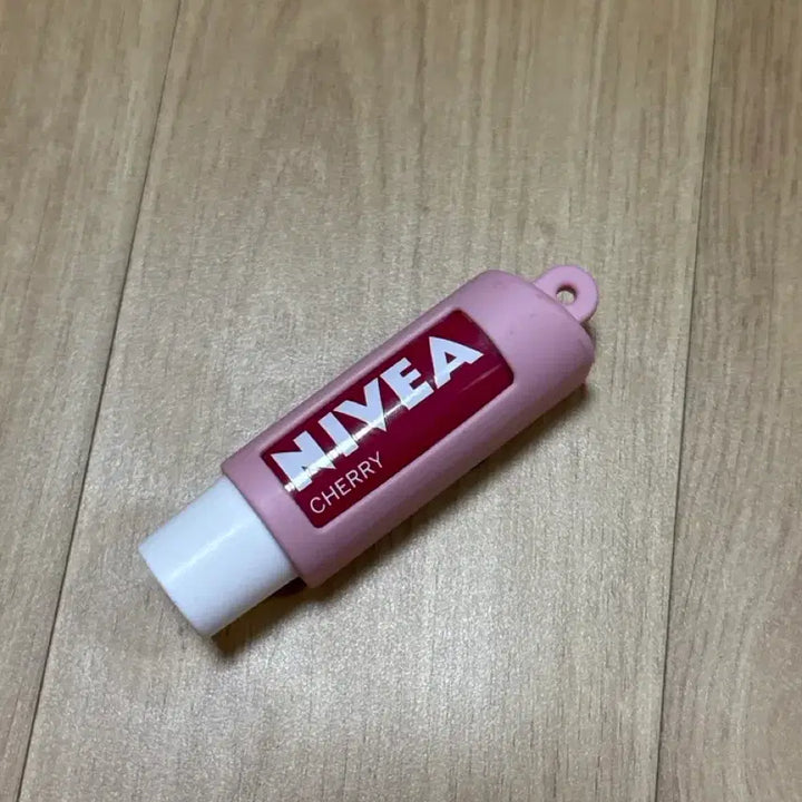 [BUNJANG] Nivea Cherry Lip Balm Pink / 니베아 체리 립밤 핑크
