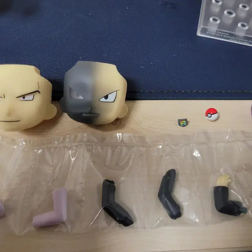 [SOLD OUT] [BUNJANG] Pokemon Nendoroid 875 - Visually &amp; Mewtwo / 넨도로이드 875 - 비주기&amp;뮤츠