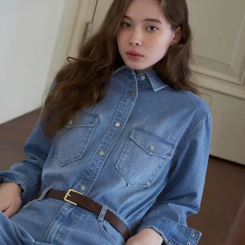 [SOLD OUT] [새상품] 드로우핏 우먼 슬림 라인 포켓 데님 셔츠 라이트 블루 S