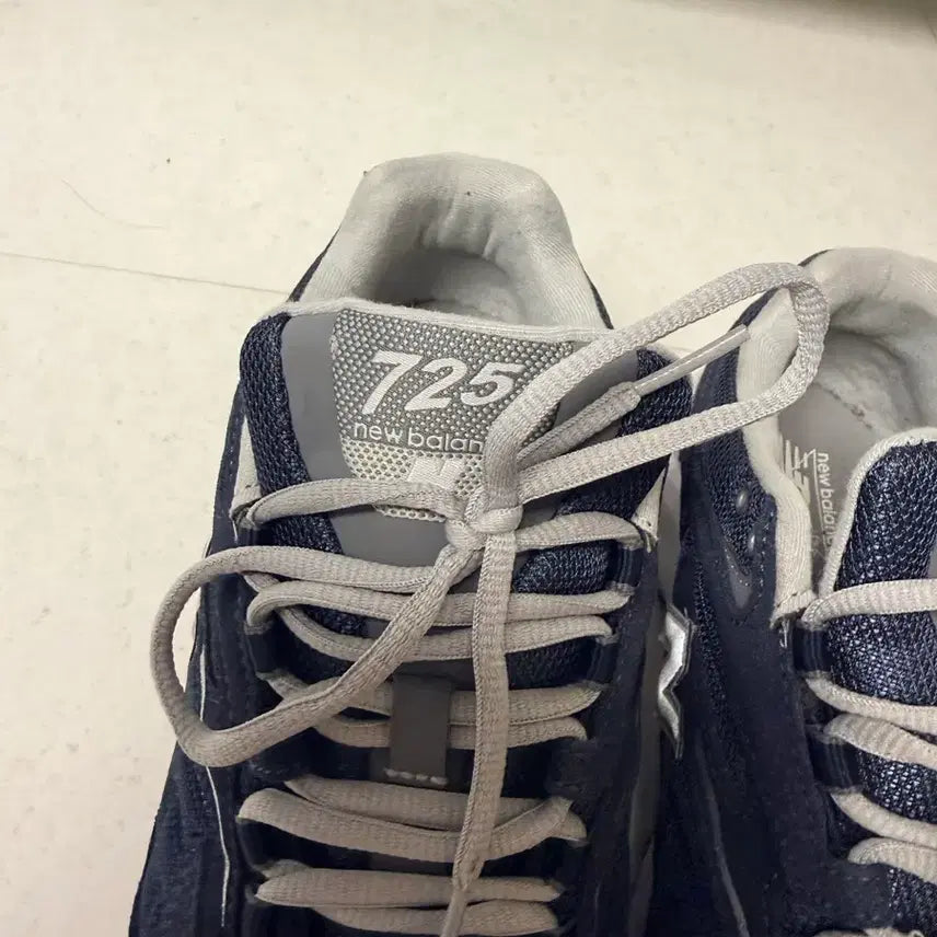 [BUNJANG] New Balance 725 Navy Sneakers (Size 270) / 뉴발란스 725 네이비 운동화 사이즈 270 맞아요