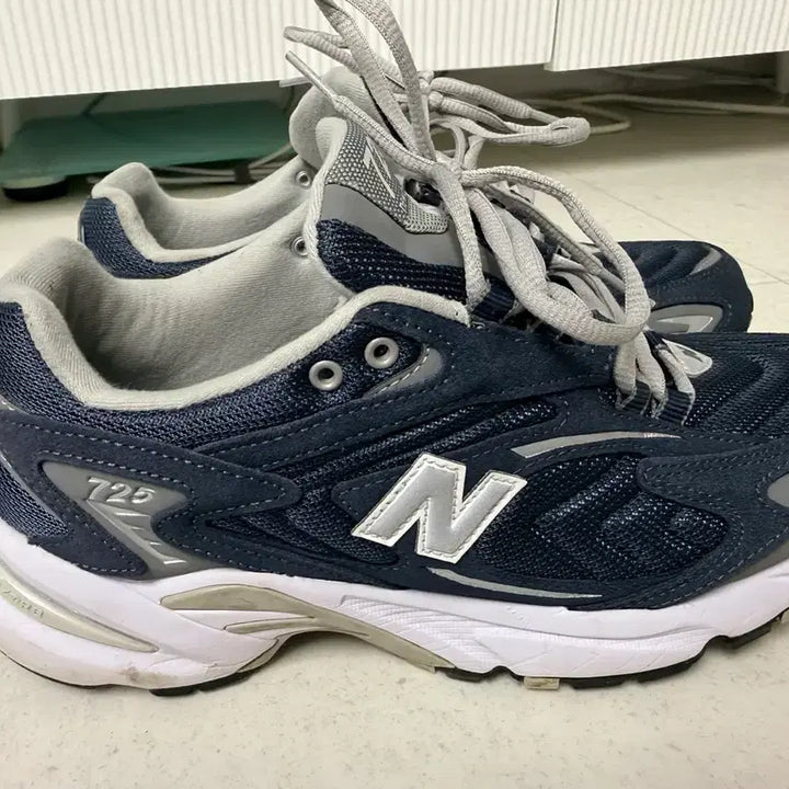 [BUNJANG] New Balance 725 Navy Sneakers (Size 270) / 뉴발란스 725 네이비 운동화 사이즈 270 맞아요