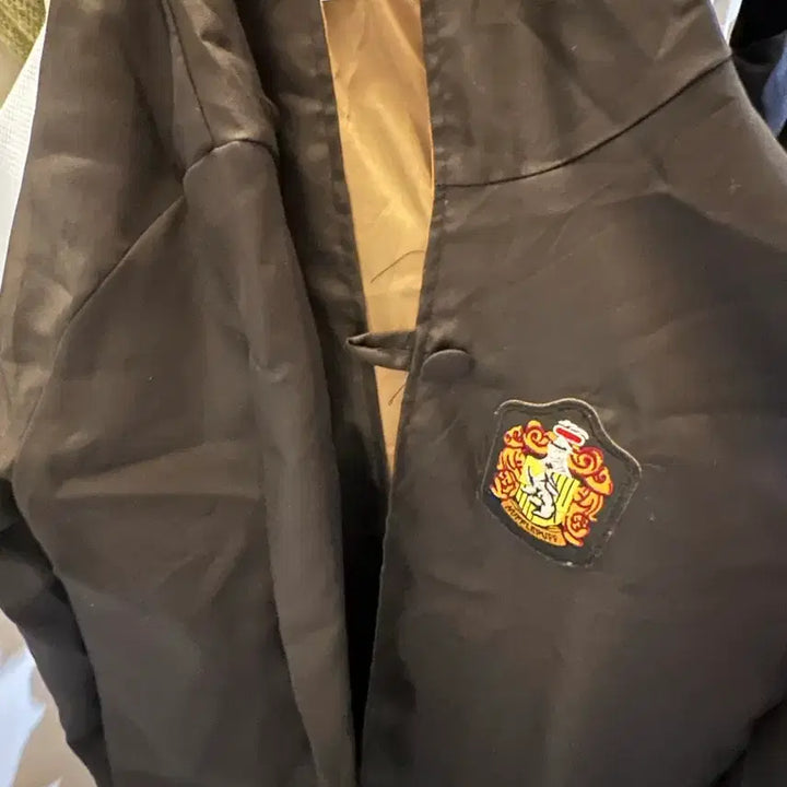 [BUNJANG] Harry Potter Hufflepuff Cloak / 해리포터 후플푸프 망토
