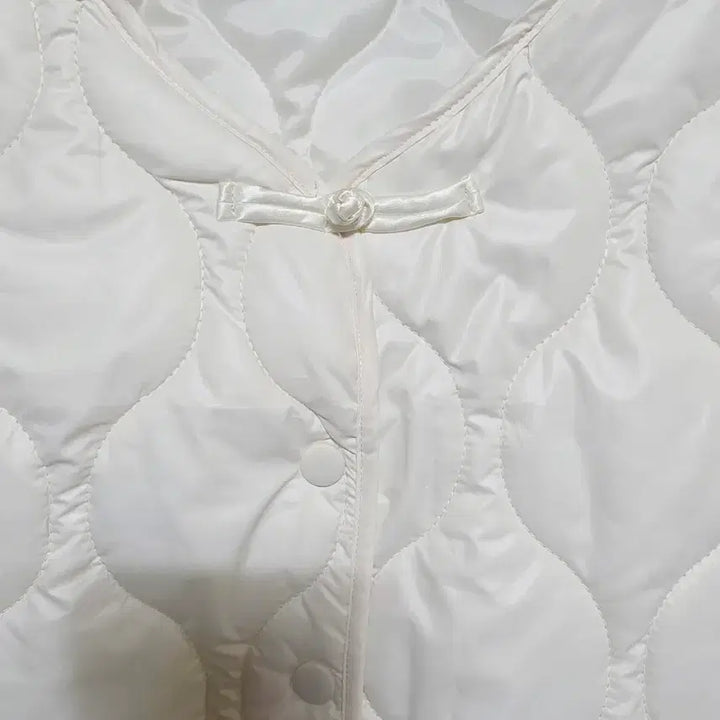 [BUNJANG] Ivory Quilted Vest / 아이보리 퀼팅 누빔 조끼