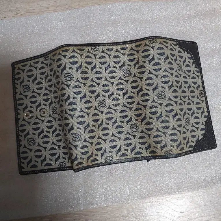 [BUNJANG] Louis Quatorze Pattern Wallet / 루이까또즈 반지갑 패턴 중지갑
