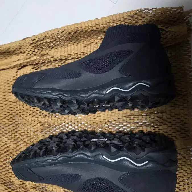 [BUNJANG] Mizuno Nonnative Gore-Tex Black Shoes (Size 280) / (280사이즈)미즈노 논네이티브 고어텍스 블랙 (신발only,박스X)
