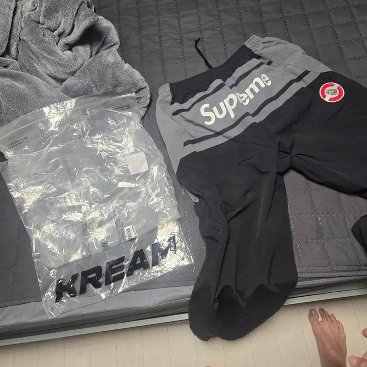[BUNJANG] Supreme Ducati Track Pants L / 슈프림 두가티 트랙팬츠 L