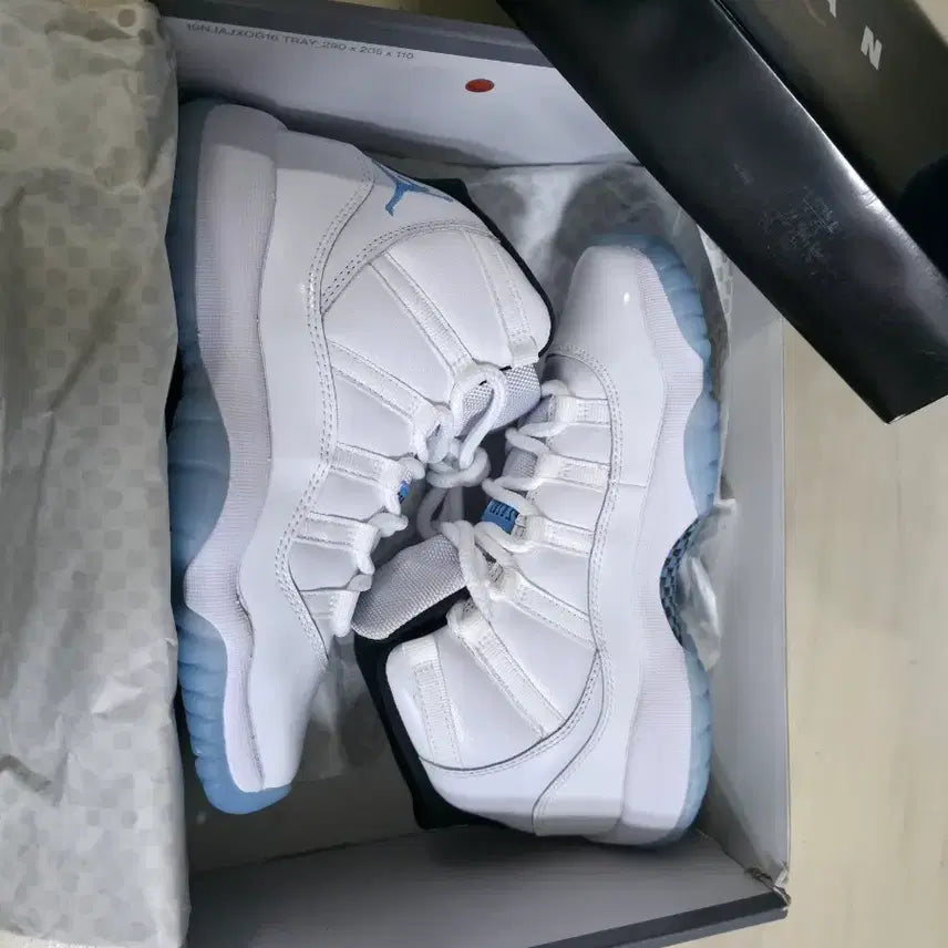 [BUNJANG] Nike Jordan 11 Retro Blue Sneakers / 조던11 레트로 블루