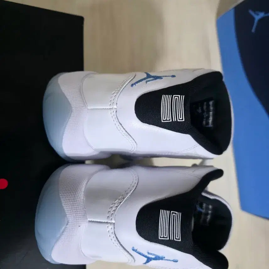 [BUNJANG] Nike Jordan 11 Retro Blue Sneakers / 조던11 레트로 블루