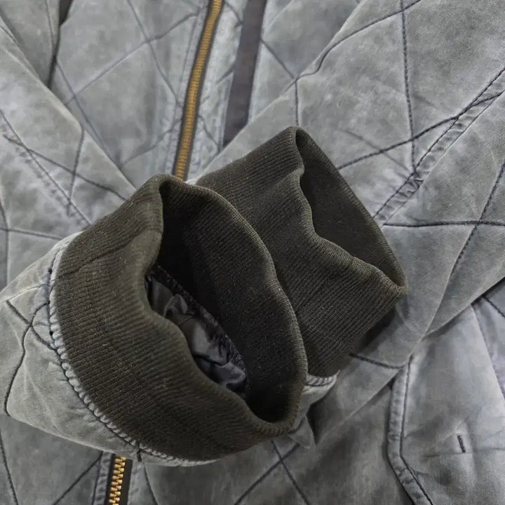 [BUNJANG] KOLON SPORT Series Quilted Padding / 코오롱스포츠 시리즈 워싱 피그먼트  퀼팅패딩