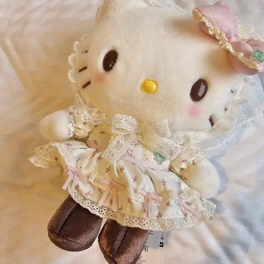 [BUNJANG] Sanrio Hello Kitty Forest Plush Doll Lace / 산리오 키티 포레스트 누이 헬로키티 인형 레이스