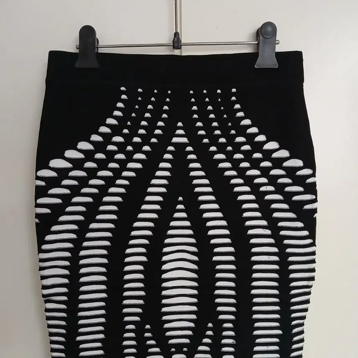 [BUNJANG] Jessi Black Pattern Skirt (Size 55) / JESSI 블랙 패턴 스커트 55사이즈