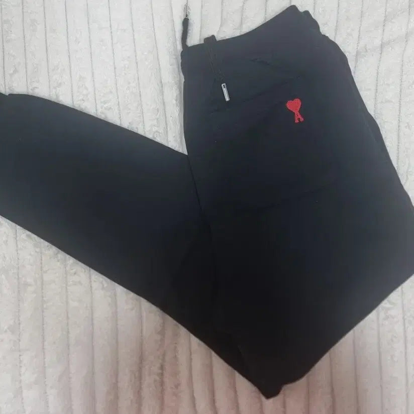 [BUNJANG] Black Heart Training Pants (All Sizes) / 초특가)정품큐알인증)전사이즈)스몰 하트 블랙 트레이닝 바지