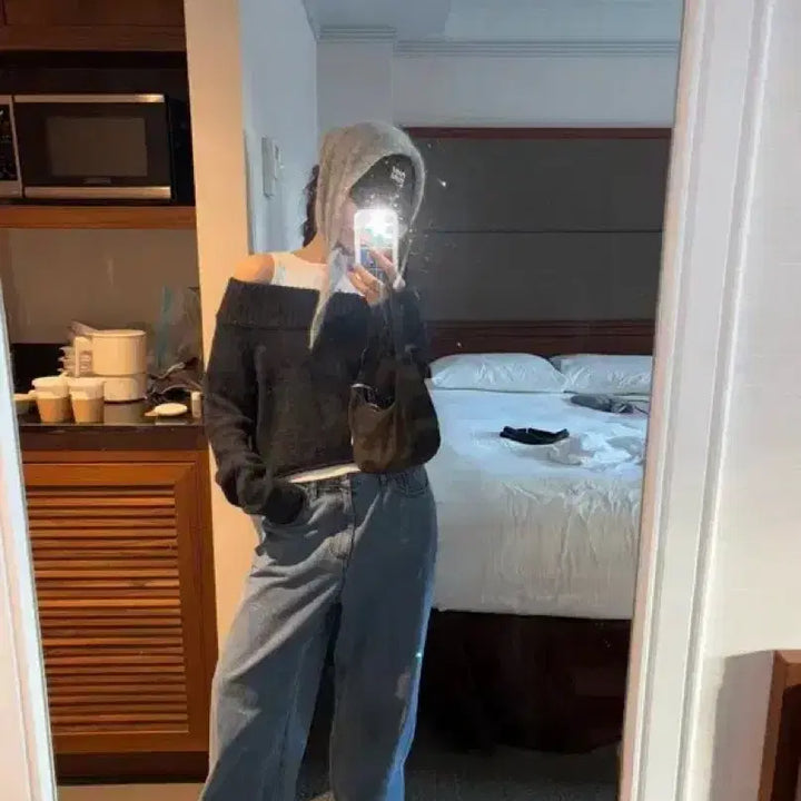 [BUNJANG] Bell Off Shoulder Knit / 바이무드  Bell Off Shoulder Knit