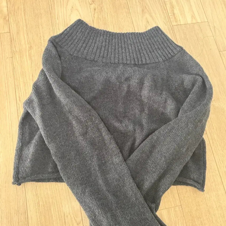 [BUNJANG] Bell Off Shoulder Knit / 바이무드  Bell Off Shoulder Knit