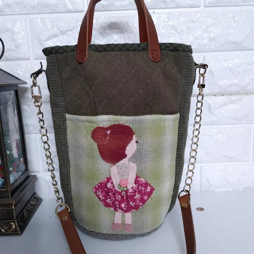 [BUNJANG] Handmade Quilted Tote Bag / 퀼트 핸드메이드 소녀손가방