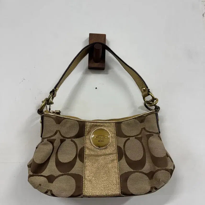 [BUNJANG] Coach Signature Shoulder Bag / 코치 시그니쳐 숄더백