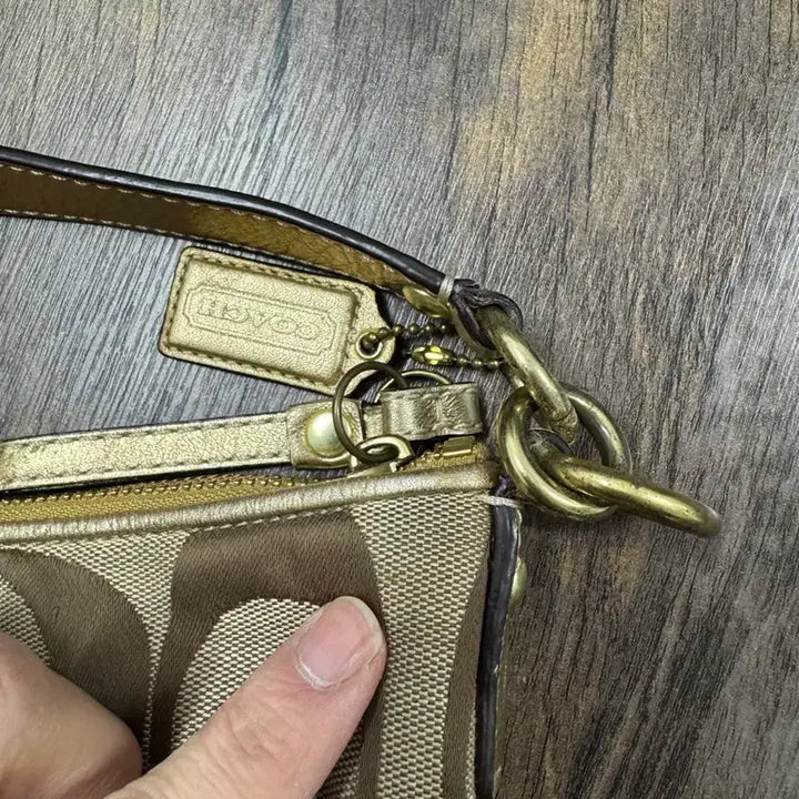 [BUNJANG] Coach Signature Shoulder Bag / 코치 시그니쳐 숄더백